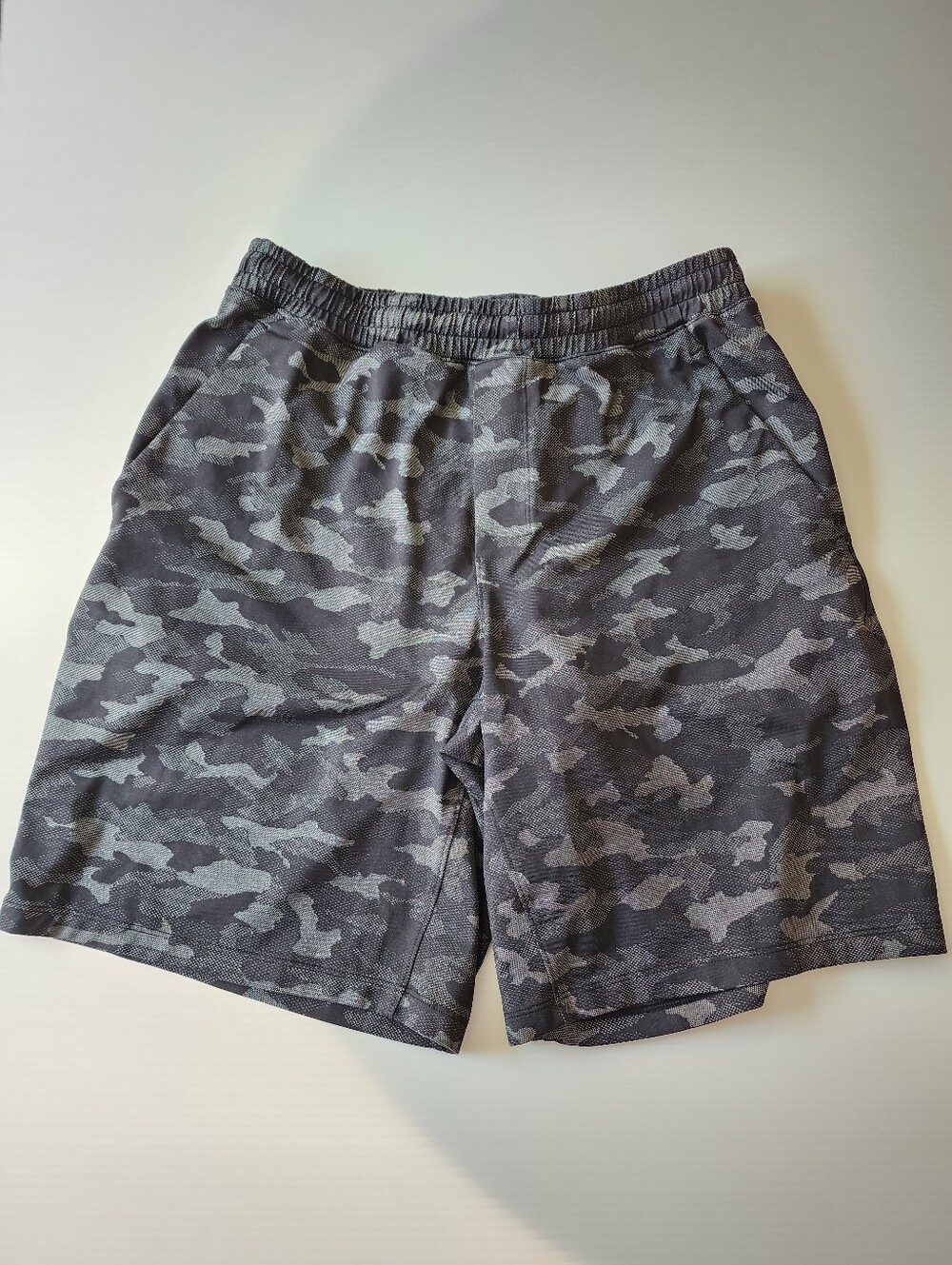 Lululemon Pace Breaker Lined Short 9" Camo - Men's Size Large - Black Gray